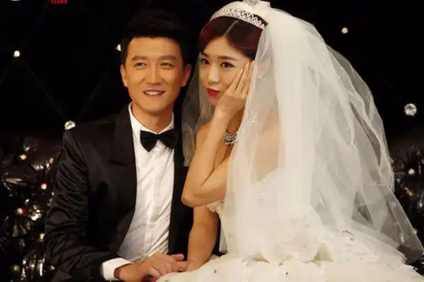 邓家佳宣布与相恋15年的圈外老公离婚:结局遗憾,感谢曾经相伴