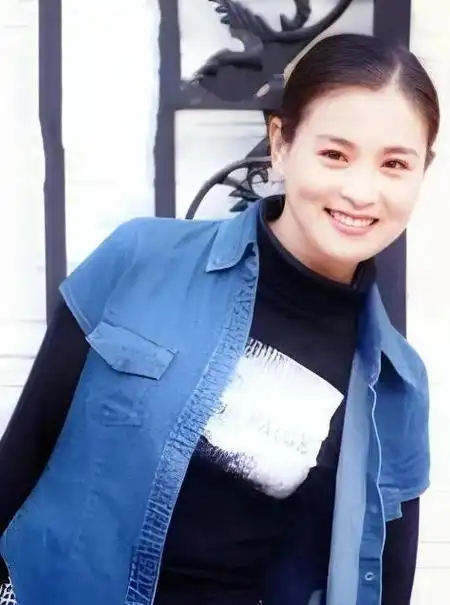 婚姻坎坷的赵明明:宋丹丹亲家,被英宁抛弃后息影,现状如何