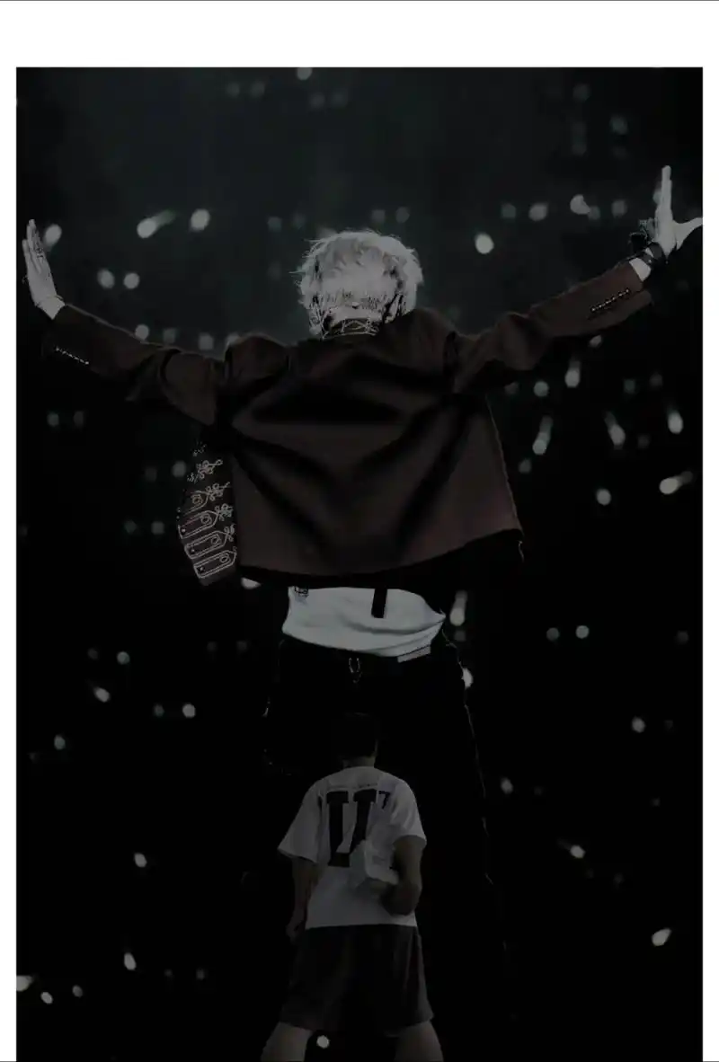 鹿晗#背影杀 #鹿晗演唱会专辑 我也拍一个70#黑白系 - 抖音