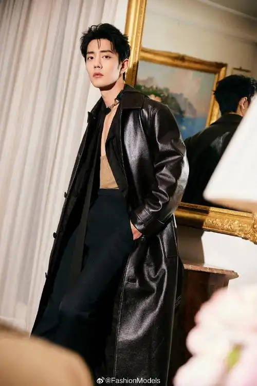 肖战gucci看秀造型##肖战低胸背心