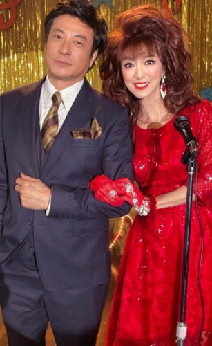 66岁米雪身穿舞裙风采难掩,守护离世男友27年,至今未婚无子