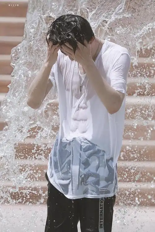 我觉得身材好的爱豆