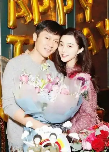 范冰冰偷漏税遭罚后罕见秀恩爱 晒李晨童年照为其庆生破分手传闻