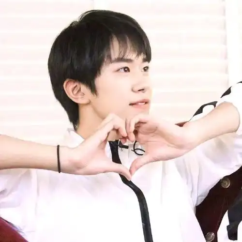 也是善良又坦诚的大人【比心合集】@tfboys-易烊千玺#易烊千玺太野了