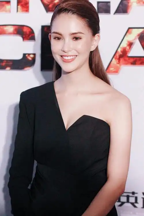 昆凌:天王嫂难当,婆婆叶惠美更是难搞定,她背后的苦人们看不见