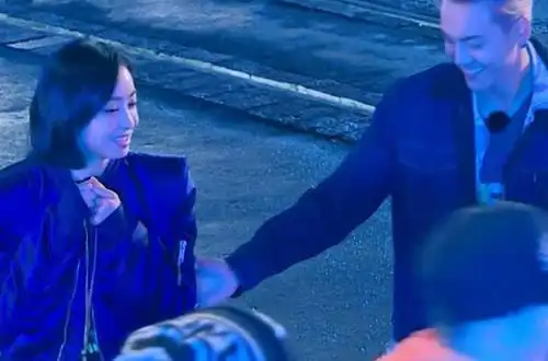 陈伟霆这个举动让宋茜脸红 粉丝喊话男神:太过分了,我也想要!