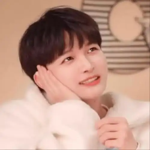 周深超话#周深太可爱了#一些比较新鲜的猫猫头@卡布叻_周深