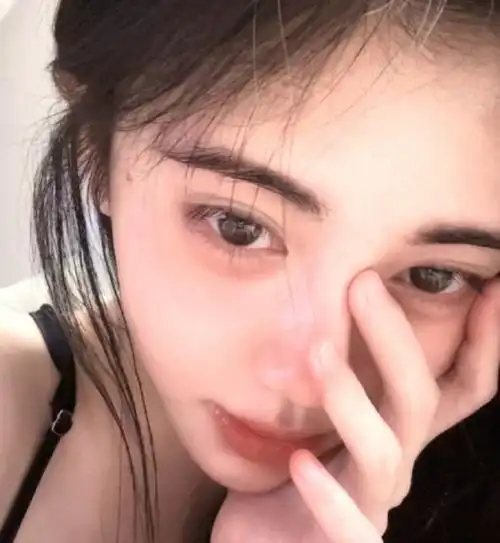 #鞠婧祎素颜怼脸拍#