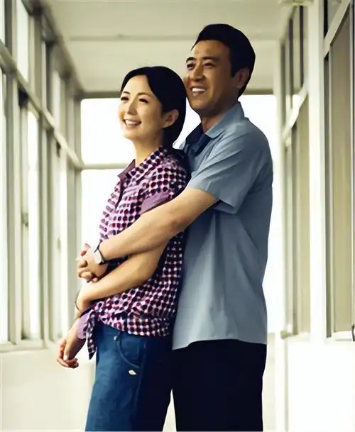 回顾演员于和伟我这辈子正确的决定就是娶了一个平凡的妻子