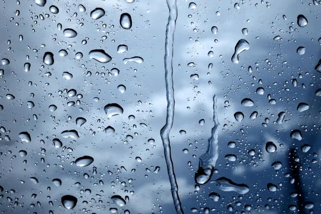 玻璃杯上的水滴,玻璃杯上的水滴