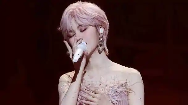 差点超时~走!火锅儿吃起!郁可唯的微博视频