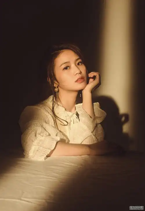 黄英新歌《奶奶的蒲扇》轻甜图片