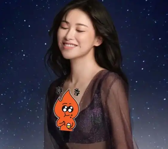 38岁朱珠大方晒性感照穿紫色内衣秀事业线皮肤白嫩酒窝抢镜