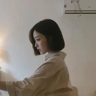 女生头像高冷气质短发 短发美女图片清新头像