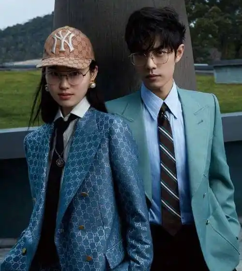 肖战搂着的女孩生活照被翻出21岁的她成无数人的理想型