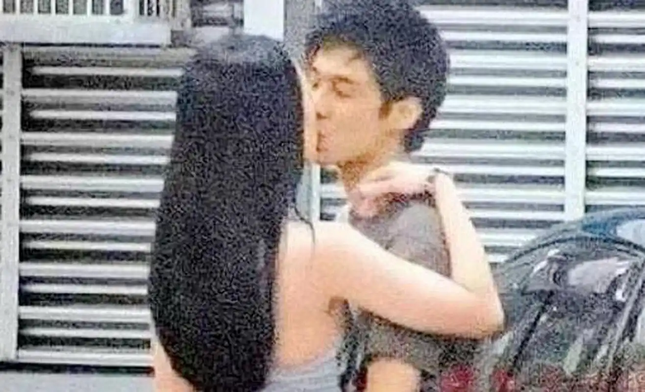 看到一张章子怡和霍启山2004年的老照片,我明白了他为什么不能嫁入