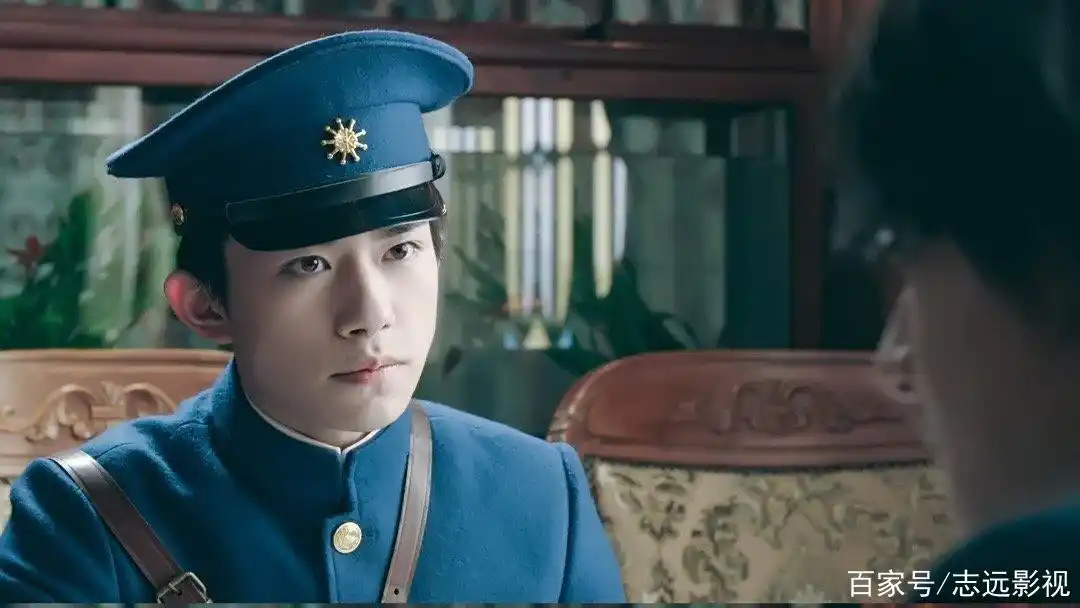 戎装在身,意气风发.《热血同行》中易烊千玺这身军装也太帅了!
