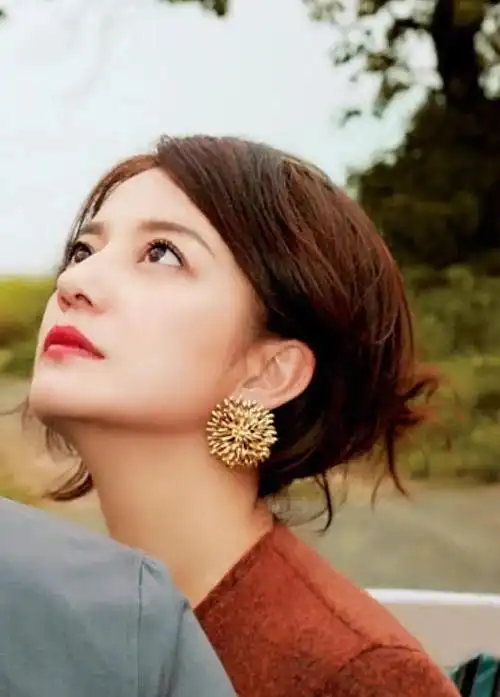 中生代女明星侧颜比拼四旦完胜双冰而她最迷人