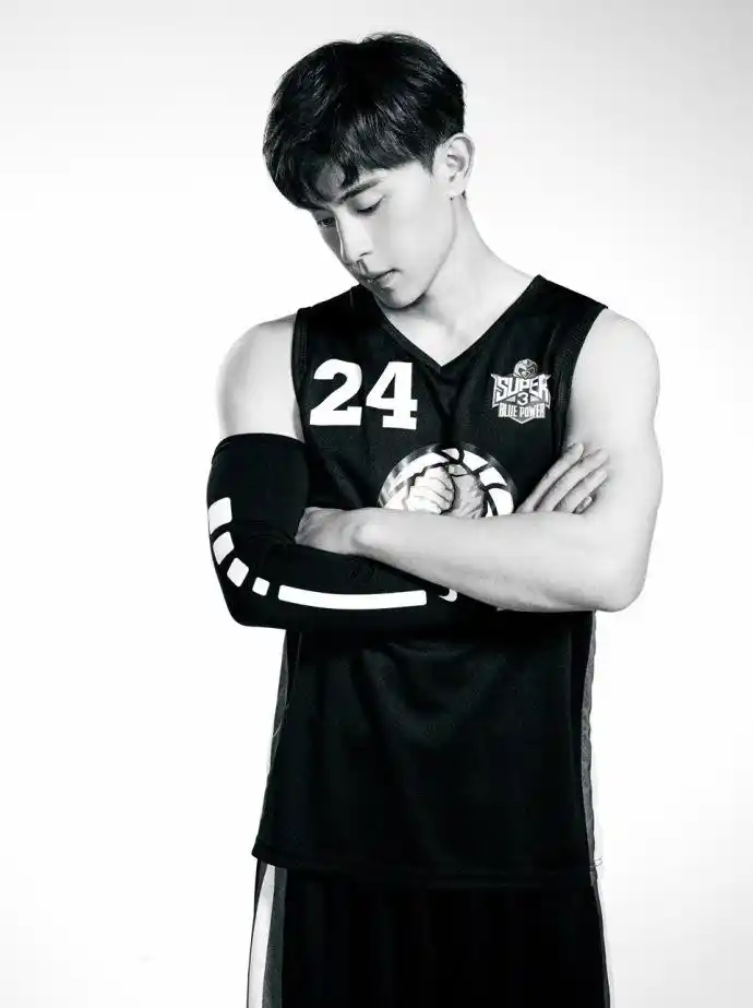 今日献给打球超级帅的你,篮球伦.