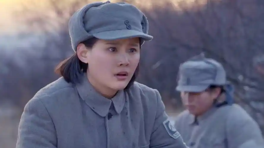 烽火抗大:闺蜜被敌军抓走了,女子得知消息当场崩溃-影视综视频-搜狐