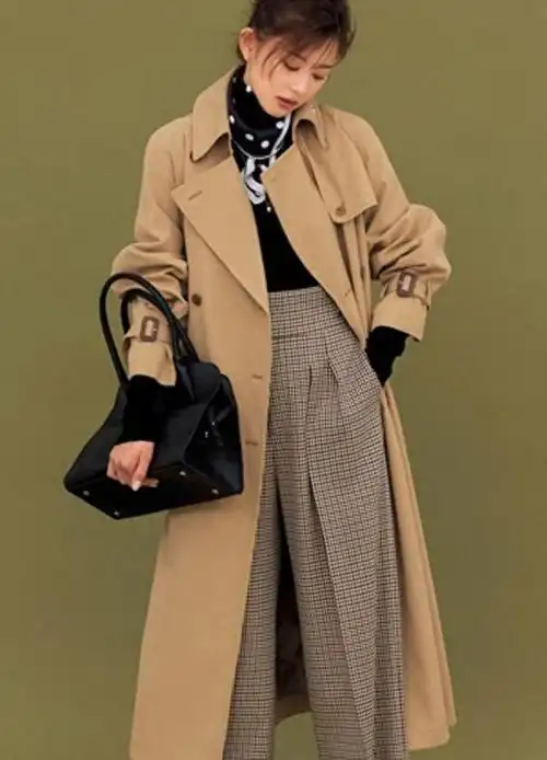 秋天职场时尚不再单调,西装 裙子已过时,这样搭配更出众