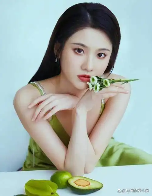 30岁张文慧,清纯中透着性感!