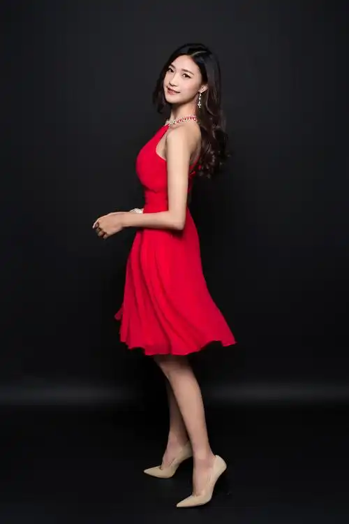 热情红晚礼服-水晶镶边绣散发耀眼光芒性感不含蓄