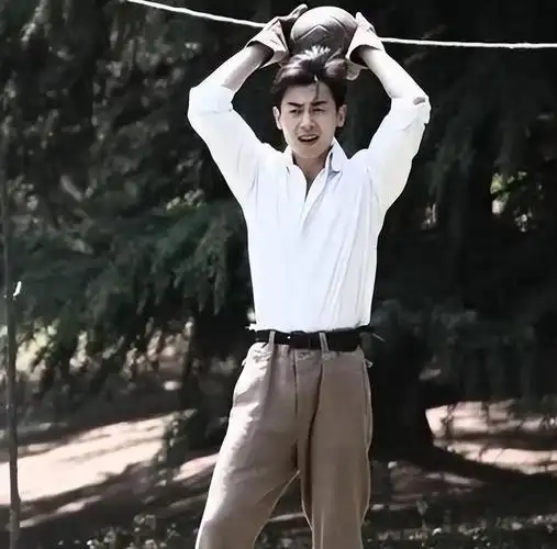 回顾朱亚文抛弃相恋七年的富家女迎娶陈思诚前女友至今零绯闻