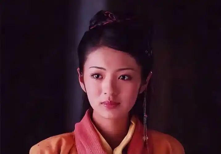 angelababy绝美cos仙剑林月如,红衣又美又飒,网友:爷青回_安以轩_古装