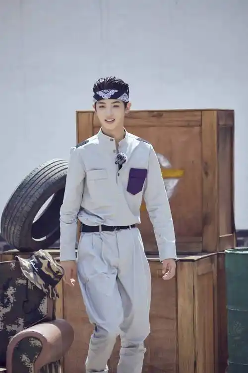 黄明昊勇敢的世界帅气图片16