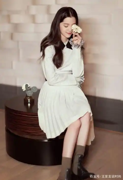 欧阳娜娜帆布鞋大合集,不愧是"匡威女孩",网友:每双都好看