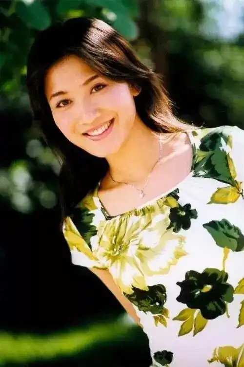 41岁最美女演员患癌去世,撇下2岁儿子,陈道明在她葬礼大哭_腾讯新闻