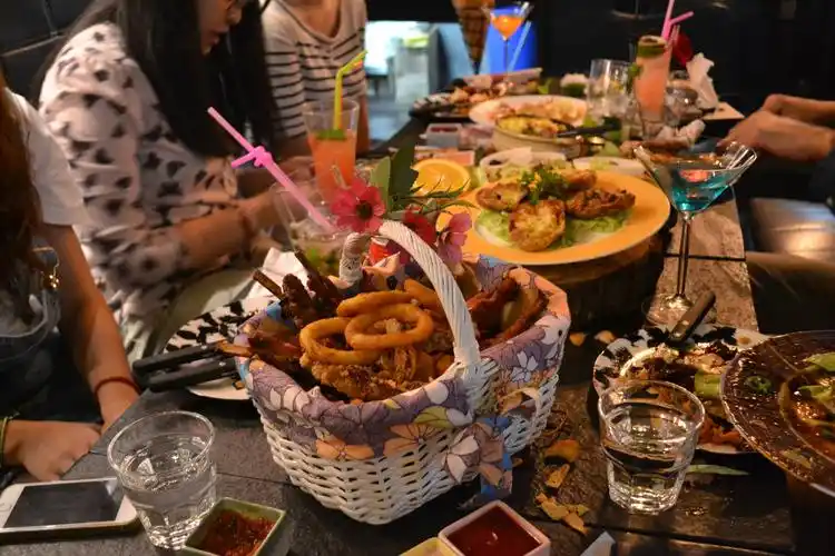 【v-dper专享活动】陌上花儿.音乐西餐吧聚会套餐免费试吃