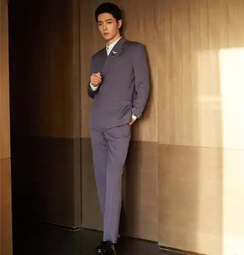 星光大赏成圆梦现场,肖战与王一博重聚,同杨紫甜美对视合唱歌曲_观众