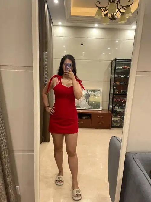 140斤胖女生挑战网红约会裙