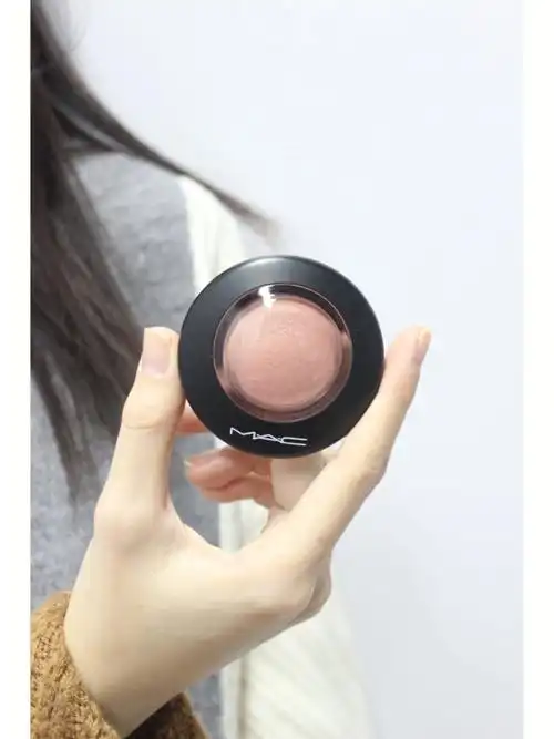 mac腮红透出皮肤自然好气色