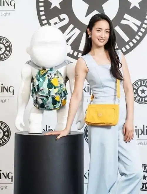 林依晨不会老的吗37岁还这么有少女感休闲穿搭照样很漂亮