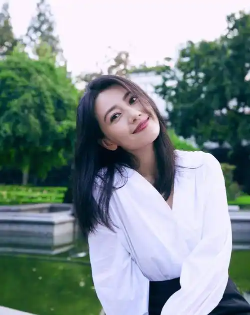 国民女神高圆圆岁月从不败美人有的人光看气质就赢了