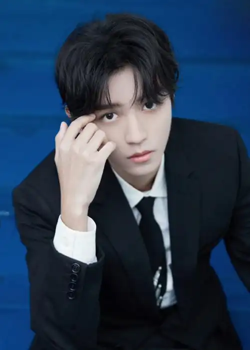 内娱超a眼神杀#沉浸式欣赏王俊凯超a眼神杀一秒沦陷!