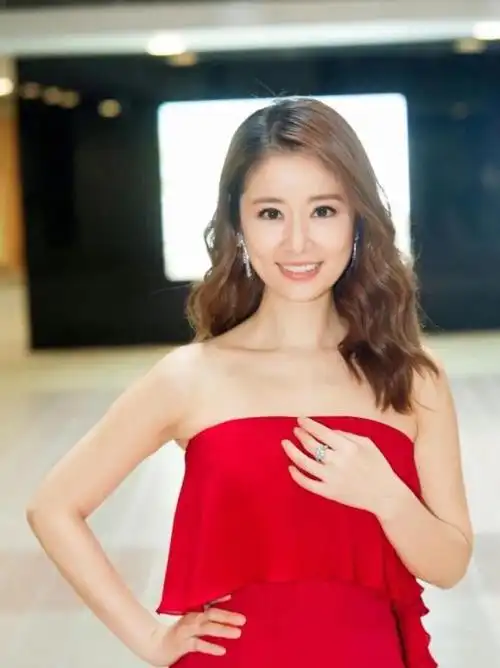 2017年,国内慈善一毛不拔的"富婆"林心如,却给日本豪捐150万