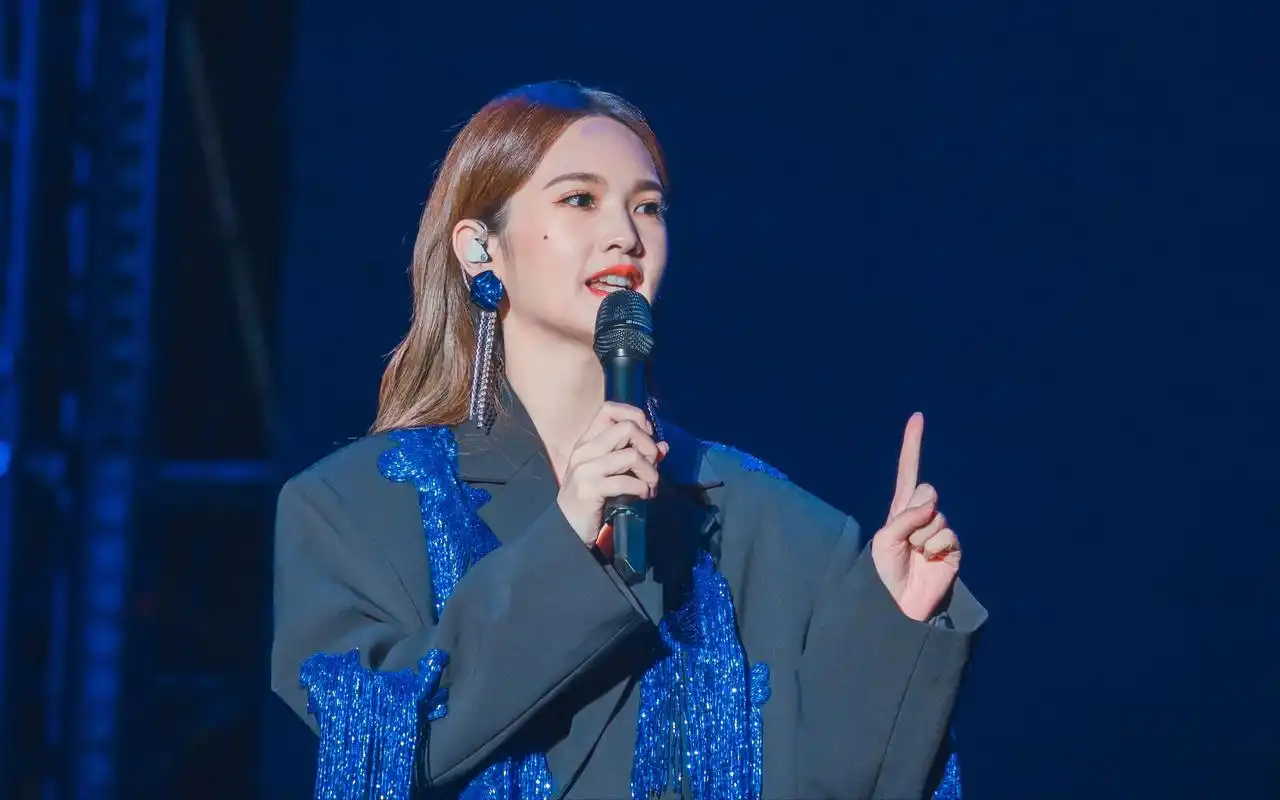 杨丞琳520心动时刻音乐会《雨爱 仰望 暧昧 冷雨夜 年轮说 青春住了谁