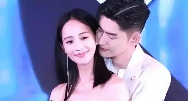 张翰疑新恋情曝光年轻漂亮身材好粉丝辟谣称是工作人员