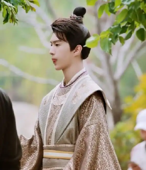 范丞丞古装正面照上线,效果不忍直视,粉丝都夸不下去了?