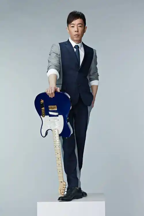 黄贯中商演费洽谈经纪人