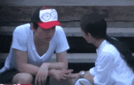 在一片秀恩爱中还有一个插曲,双陈婚礼前夕,孙耀琦直播时真正锤了陈晓