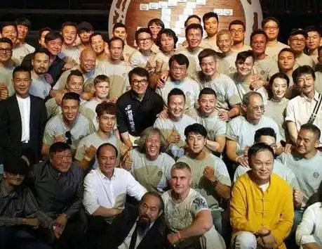 成家班成员的足迹早已遍布影视圈,只是看不到!