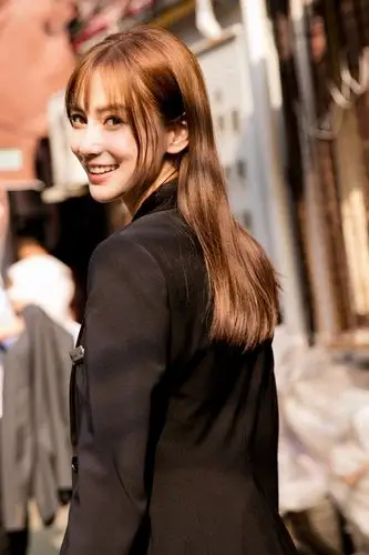 angelababy剪空气刘海,清新出镜,什么水平 zt