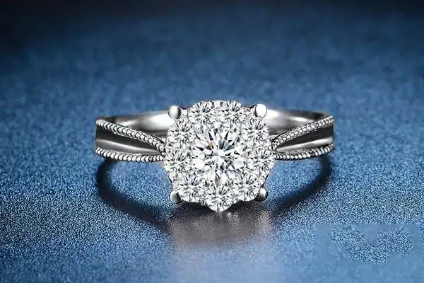 一克拉钻石18k白金钻戒展示图