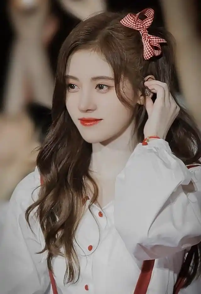 鞠婧祎那些火出圈的造型个个绝美怪不得被称为四千年美女