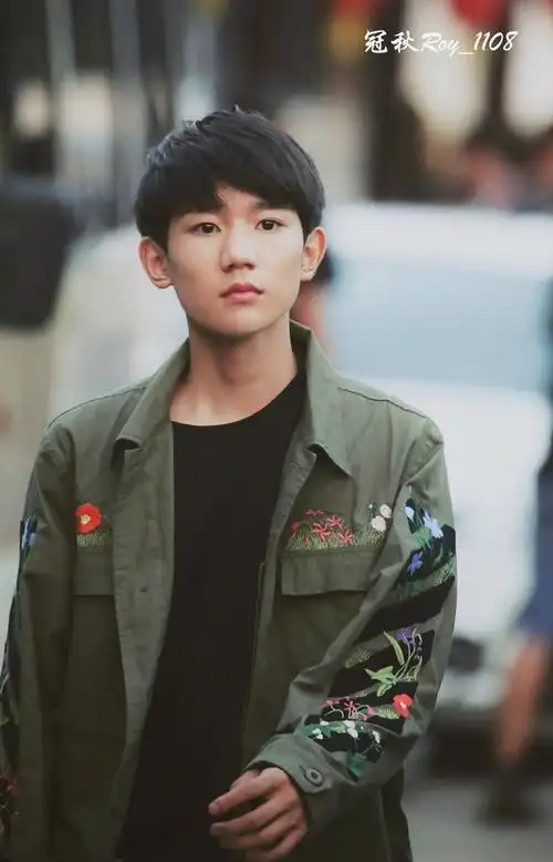 王源160918 下班 cr:冠秋roy_1108